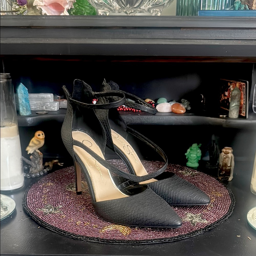 Jessica Simpson black snakeskin strappy heels size 7/7.5